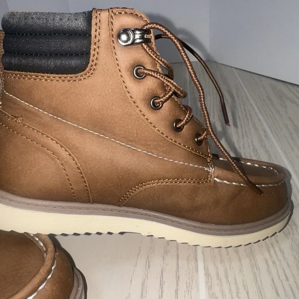 Levi's Boys Brown Lace-Up Ankle Boots Round Toe Solid Size US 1 Very Clean